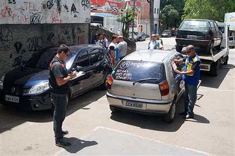 Choque de Ordem reboca cinco carros e multa 48 em Nova Iguaçu