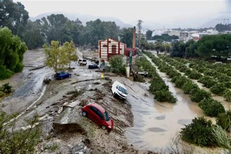 Alluvione A Valencia Nessuna Vittima Nel Parcheggio Ispezionate