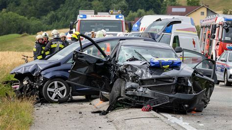 Schreckliche Bilanz Zwei Tote Und Sechs Verletzte Wegen