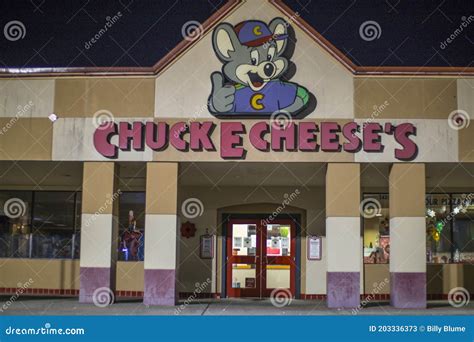 Chuck E Cheeses at Night Entrance Editorial Stock Photo - Image of people, brand: 203336373