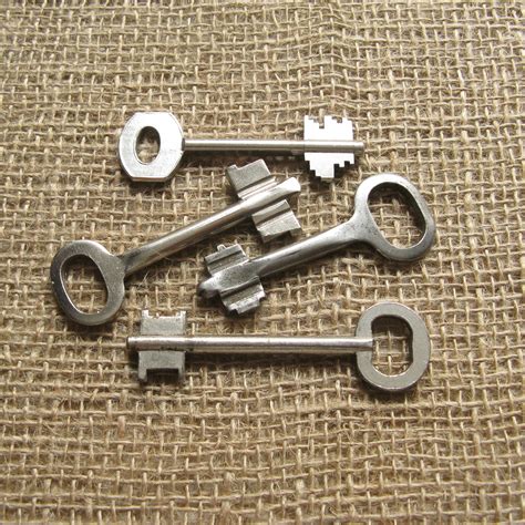 Vintage Skeleton Keys Old Fashioned Keys Large Metal Keys Etsy