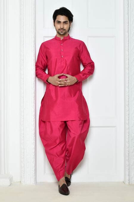 Buy Pink Silk Solid Mandarin Collar Kurta Set For Men By Arihant Rai