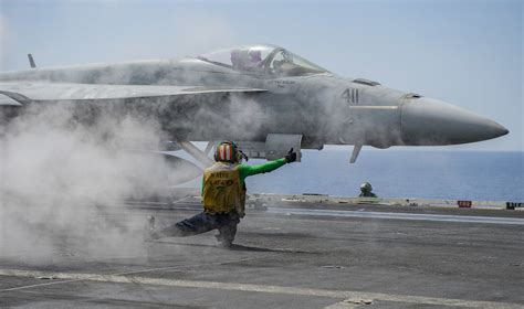 U S Navy On Twitter Usnavy Photos Of The Day Ussharrystruman