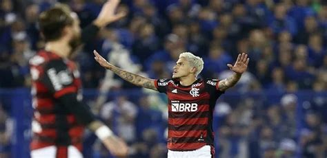 Hat Trick De Pedro Fla Atropela O Velez E Fica Perto Da Final Da