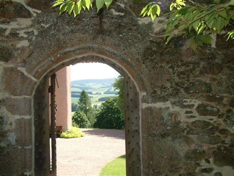 Craigievar Castle (Alford) - Visitor Information & Reviews