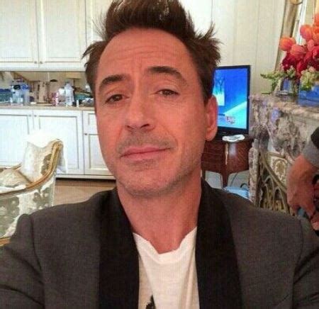 Chi Robert Downey Jr Et Altezza Peso Biografia Instagram