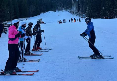 Brasov Excursion Dune Journée Avec Cours De Ski Pour Tous Les âges