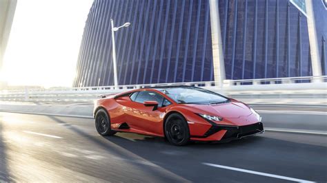 Lamborghini To Unveil Huracan Successor With Custom V8 In August