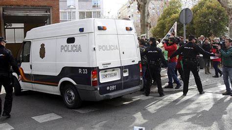 La Tarde En 24h Llega A Los Juzgados El Padre De Los Niños