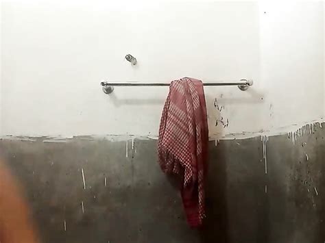 Beautiful Queen 2 Hot Nude Bath Show