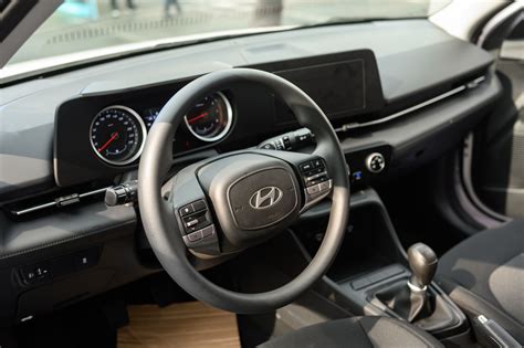 Cận cảnh Hyundai Accent phiên bản 'miếng cơm manh áo' tại Việt Nam