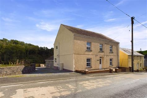 Cynwyl Elfed Carmarthen Sa33 3 Bedroom Detached House For Sale