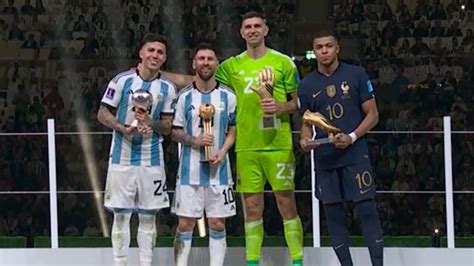 Messi el Dibu Martínez y Enzo Fernández los premiados en Qatar 2022