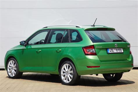 Nuevas imágenes del renovado Skoda Fabia 2019 AMAXOFILIA