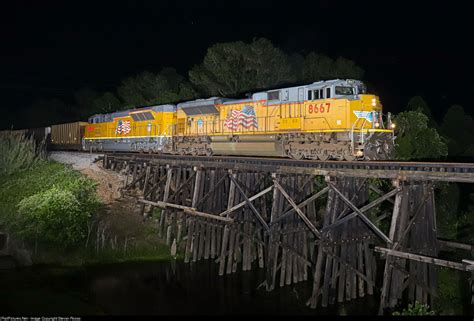 RailPictures Net Photo UP 8667 Union Pacific EMD SD70ACe At Victoria