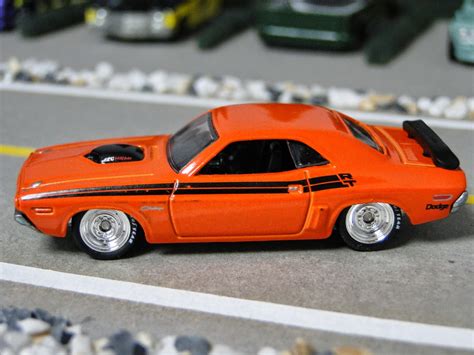 Hotwheels Day Dodge Challenger Hot Wheels Garage Mopar Series