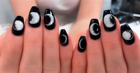 Solar Eclipse Nail Art Trend Photos Instagram Manicures