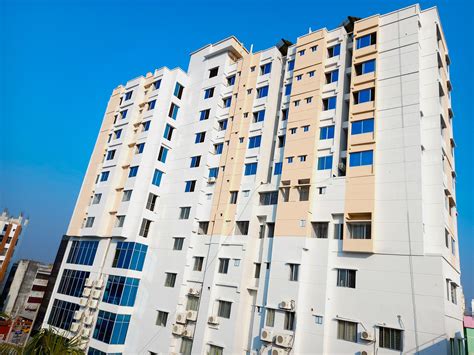 Comparing Holiday Rentals and Long-term Apartments in Stockholm