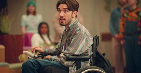 Seriál Sex Education nabízí světy o kterých nám ve škole ani doma neřekli Heroine cz