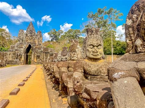 Le Temple Du Mont Bayon Trois Niveaux Un Temple De La Civilisation