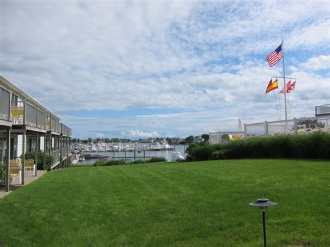 luggage tag hyannis port