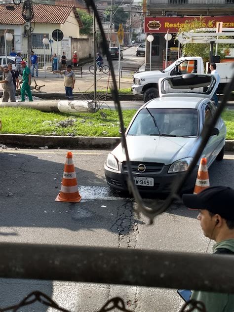 R Dio Acesa Fm Vr Acidente Deixa Duas Pessoas Feridas Em Volta Redonda