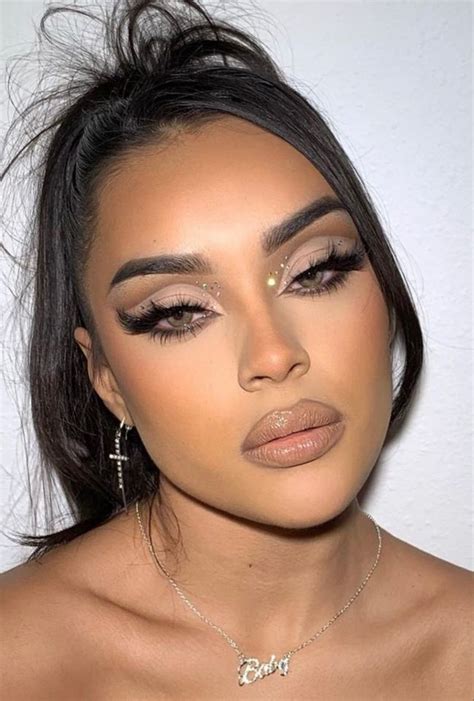 Makeups Que Lucen Más En Chicas De Cabello Negro En 2022 Cabello