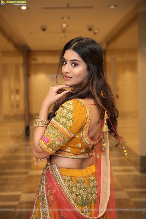 Ragalahari On Twitter Rashi Singh Poses With Jewellery More Hd Photos