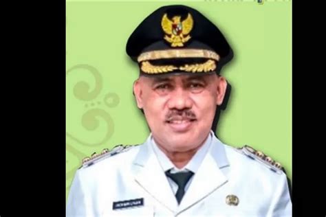 Berawal Dari Guru Smp Kini Jadi Bupati Halmahera Barat Provinsi Maluku