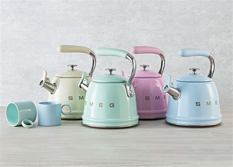 New Smeg Whistling Kettle Retro Revival