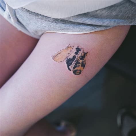 minimalist cat tattoo (2) - KickAss Things