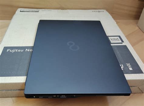 Yahoo オークション 展示品富士通 FMV LIFEBOOK U9313 MW FMVU60