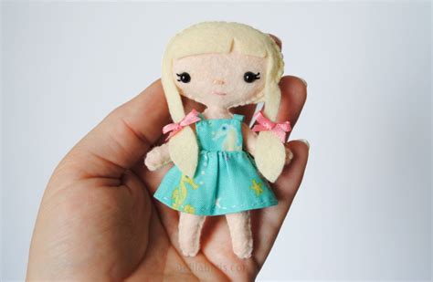 Tiny Doll Pattern - Make 4 Inch Tall Felt Dollhouse Dolls! - Delilah Iris