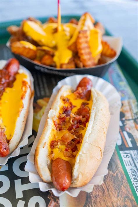 10 DELICIOUS Hotdogs in New York City (Everyone Needs to Try)