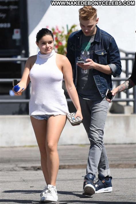 Ariel Winter Posing Hot Winter Celebrity Babe Beautiful Famous And