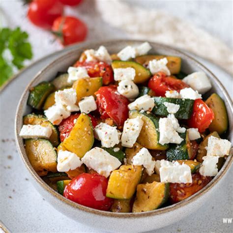 Zucchini Pfanne Mit Feta Und Tomaten Meinestube