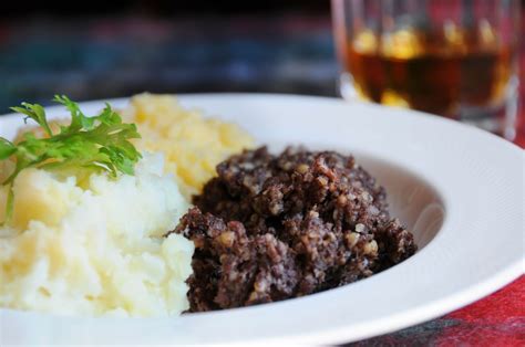 Our Guide On How To Cook Haggis For Burns Night In Scottish