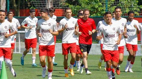 INICIO DE UMA NOVA ERA FILIPE LUÍS REALIZA PRIMEIRO TREINO