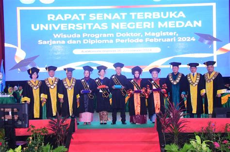 937 Lulusan Unimed Diwisuda Rektor Dunia Kerja Butuh Kemampuan Dan