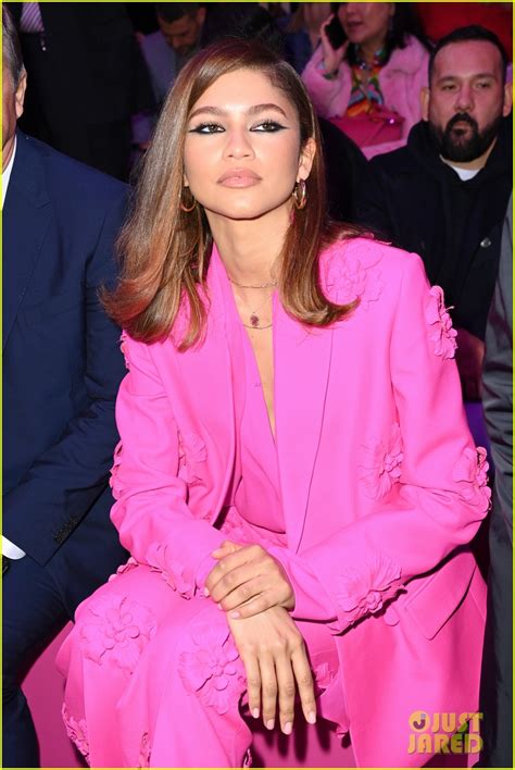 Full Sized Photo Of Zendaya Valentino March Zendaya Stuns In