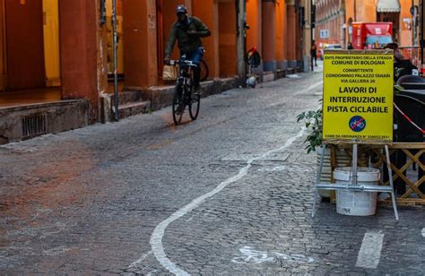 Via Galliera La Ciclabile Fai Da Te Larghetti Il Comune Intervenga