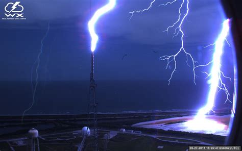 Footage Shows Years Of Lightning Bolts Zapping Nasa S Kennedy Space