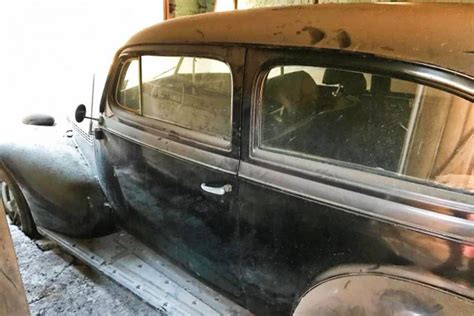 Another Dusty Old Chevy: 1939 Chevy Master Deluxe | Barn Finds