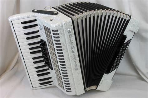 New White Weltmeister Achat Piano Accordion Lmm