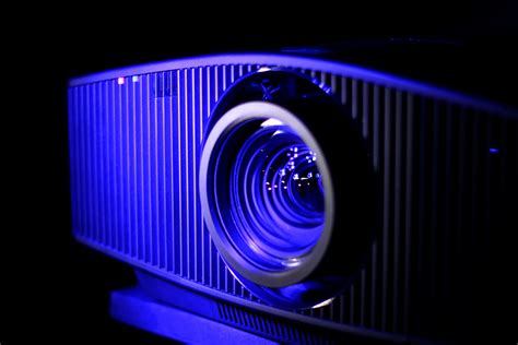 Im Test Sonys VPL VW890ES 4K Laser Heimkino Projektor