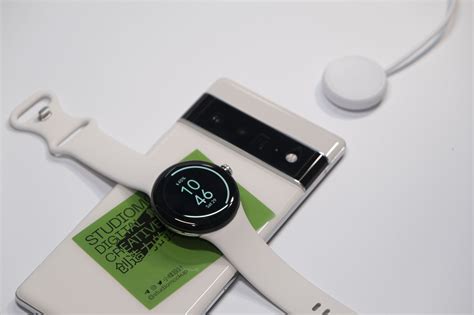 safari on Twitter 出一个全新 Pixel Watch LTE 版本 不是下图中的这个但配色规格一致 是买