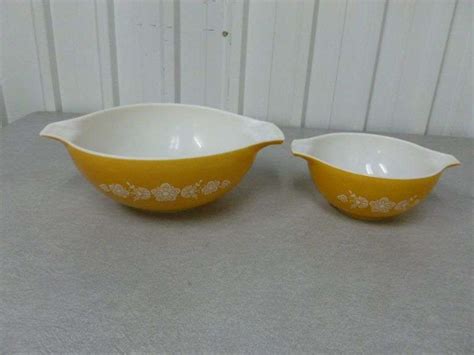 Vintage Pyrex Nesting Bowls Oberman Auctions