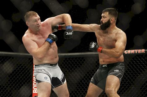 Andrei Arlovski Vs Jared Vanderaa Ufc 271 Fight Wallpaper Background