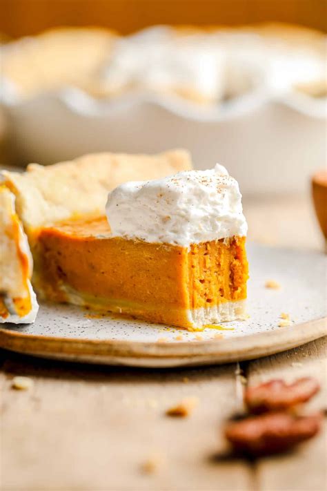 Vegan Pumpkin Pie - Nora Cooks