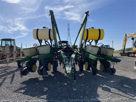 John Deere 7000 8 Row Planter W Liquid Fert Live And Online Auctions On